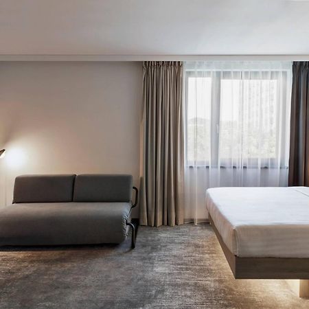 Moxy Hamburg City Екстериор снимка