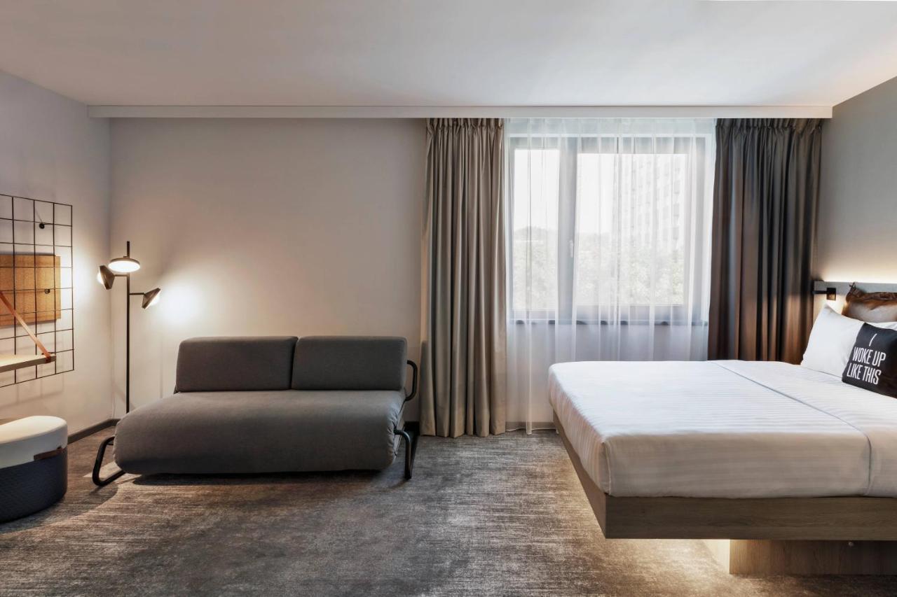 Moxy Hamburg City Екстериор снимка