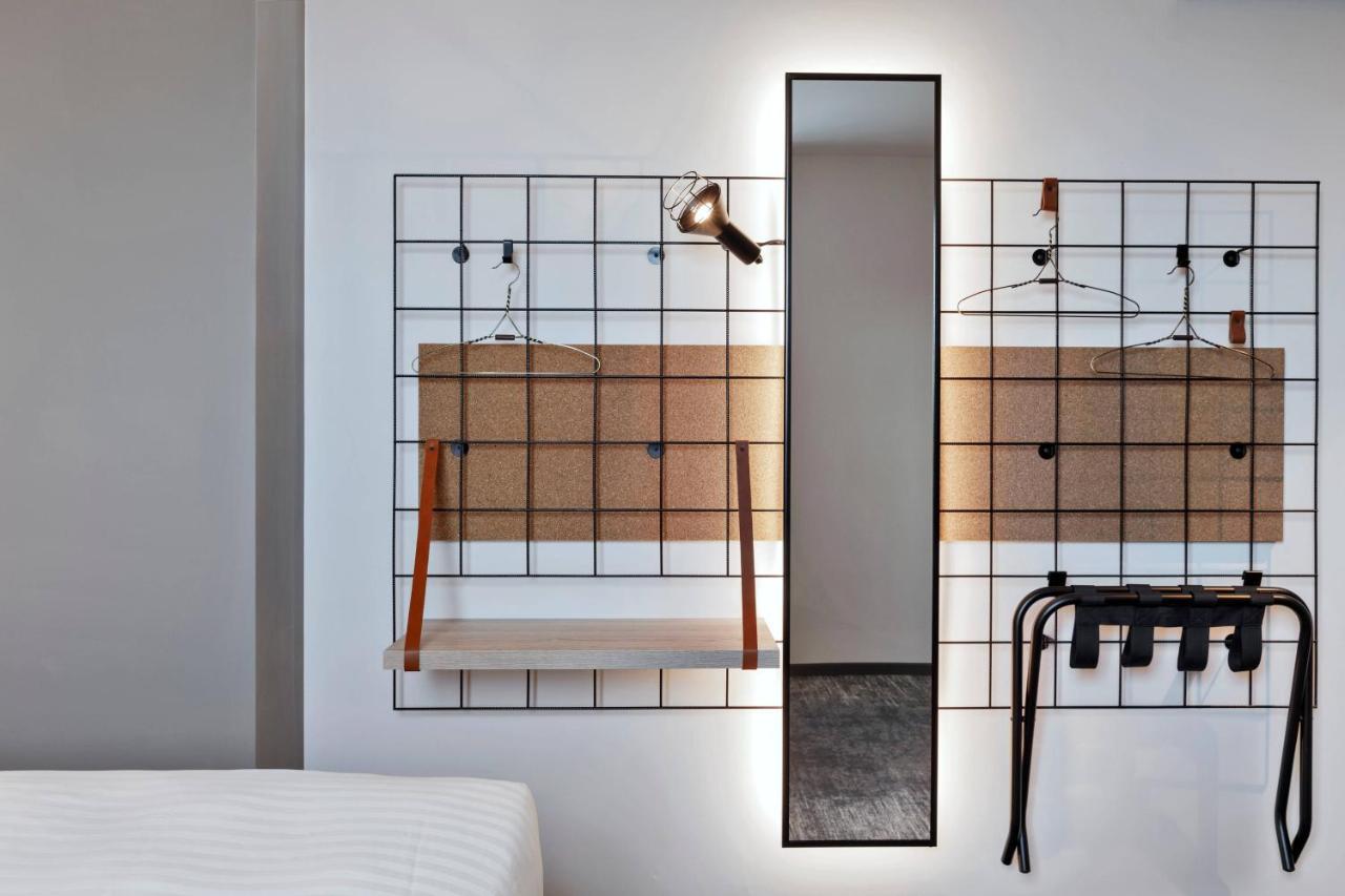 Moxy Hamburg City Екстериор снимка