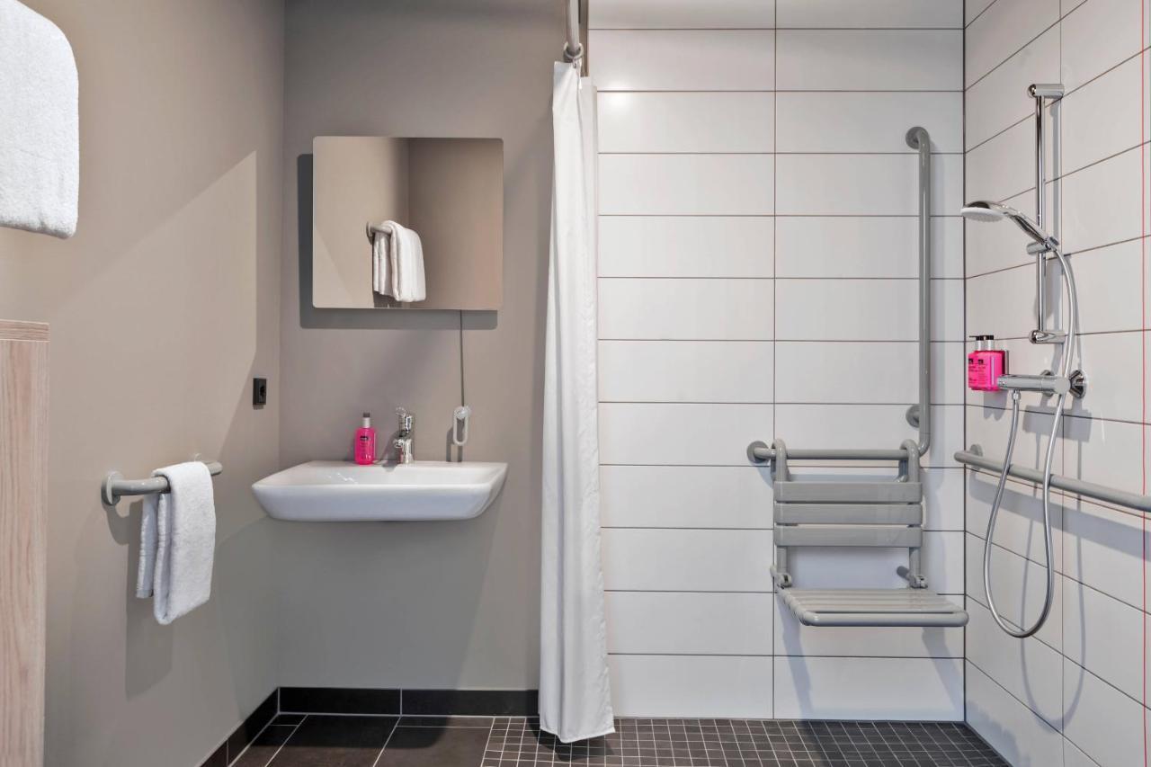 Moxy Hamburg City Екстериор снимка