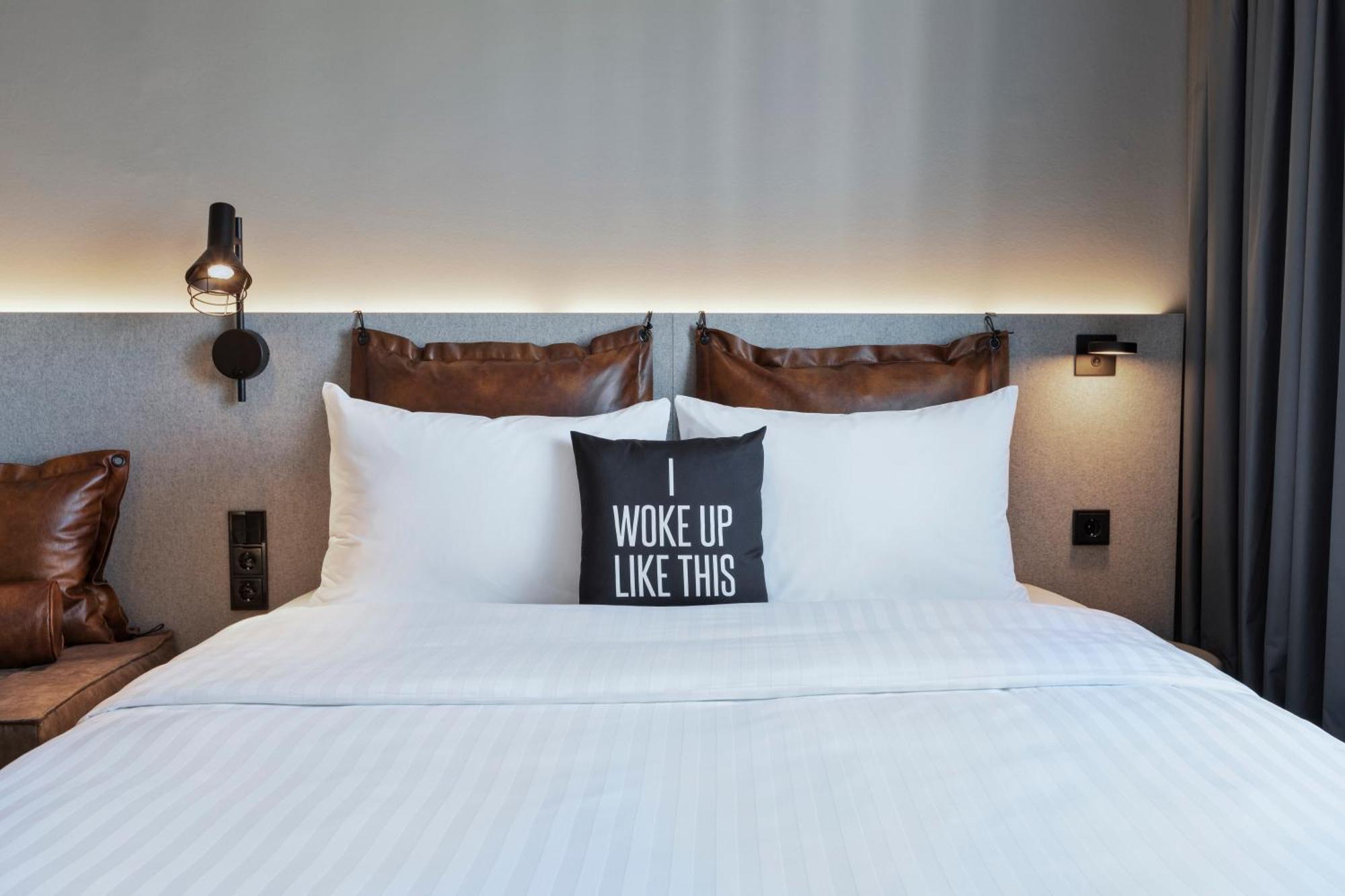 Moxy Hamburg City Екстериор снимка