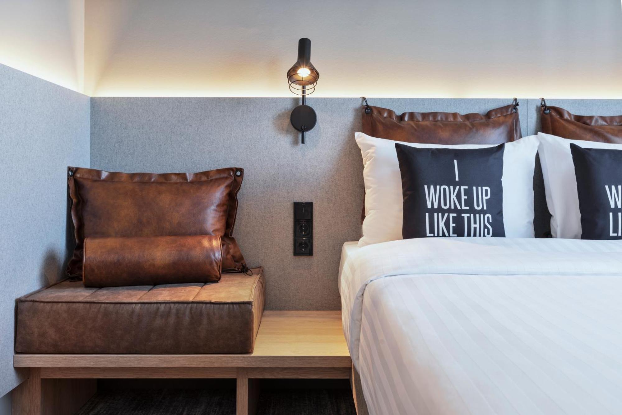Moxy Hamburg City Екстериор снимка
